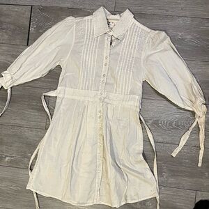 Cream colored button down tunic size Medium
